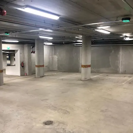 Upea Kaksio, Keskustorin Laidalla *