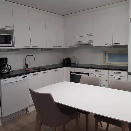 Upea Kaksio, Keskustorin Laidalla *